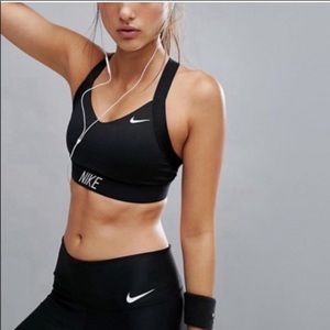 NIKE Pro Cross Back Sports Bra